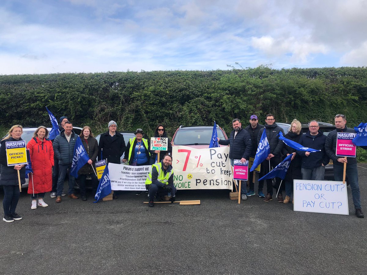 Members at Abbey Gate College in Chester are taking more strike action today. 

They're trying to save their access to a decent pension. ✊️