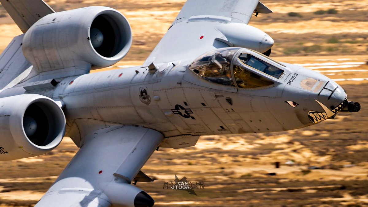 Vuelos a baja cota en paisajes desérticos y con estos... Sin palabras.
@usairforce

On Bardenas reales @ejercitodelaire  

#a10 #a10warthog #a10thunderbolt #avgeek #cas  #BRRRRRTTTTT #USAF #usairforce #ejercitodelaire #aviationhistory #aviation