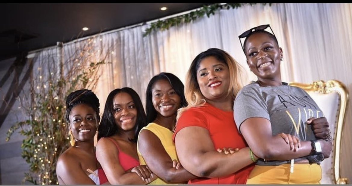 Powers4Queens's tweet image. Where do I start? Whew. N I N E T E E N‼️ I’ve been bonded to FOUR dynamic women for 19 years! We’ve been through it all! Ups, downs, babies, husbands, you name it. They’ve been my sisters, confidants, cheerleaders, shoulders to cry on and then some. #Spring2005 #BETAMADE🔺🐘🐥♥️