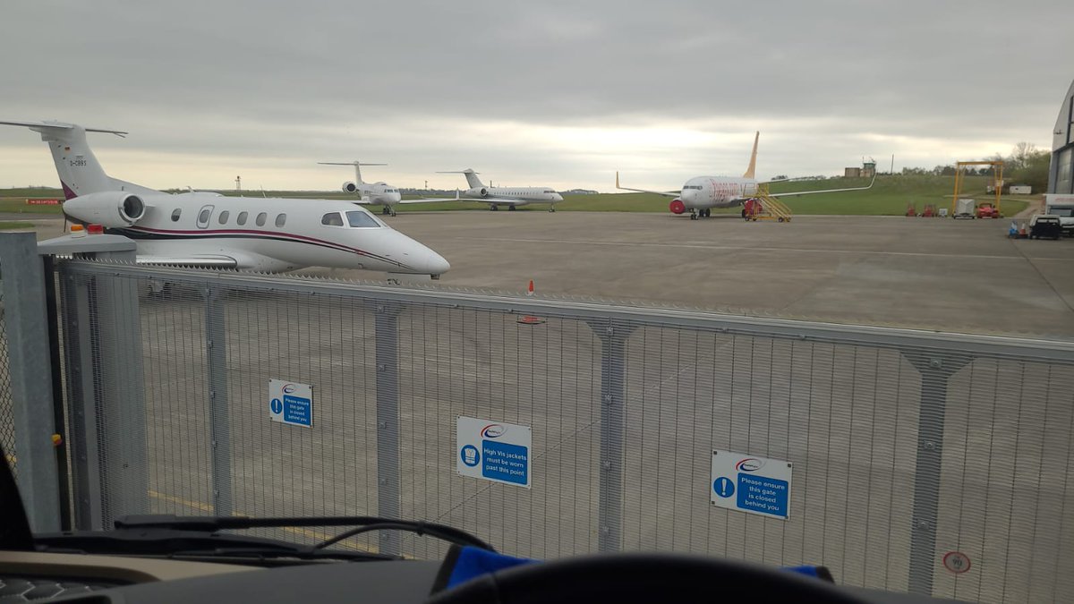 ExsampleCourier's tweet photo. Delivery to Leeds Bradford Airport https://t.co/J2veMJ0j7s