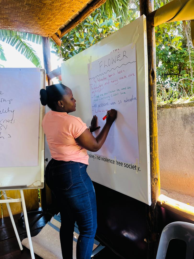 Today we start our 3-day training on Gender Sensitive Reporting for Editors!  This activity empowers editors to ensure balanced & sensitive reporting, especially on GBV issues.   Thanks to all participating media outlets! 
#GenderSensitivity 
#EndViolenceAgainstWomen