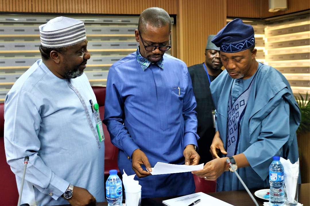 NigerianBCDA's tweet photo. BCDA TO PARTNER FOREIGN AFFAIRS MINISTRY ON DEVELOPMENT OF BORDER COMMUNITIES

Border Communities Development Agency, BCDA and the Federal Ministry of Foreign Affairs have reached an agreement to collaborate in the area of attracting foreign partners for the speedy and even https://t.co/UYQ8mQCSvX