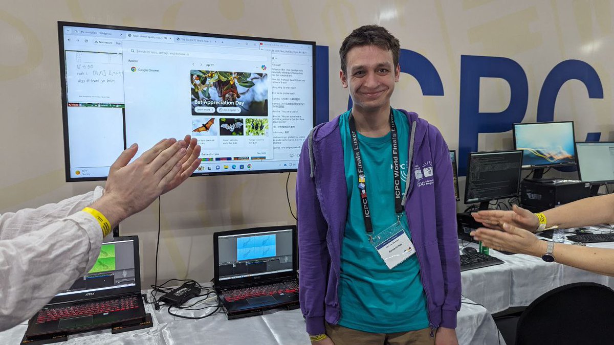 ICPC Live Team tweet media