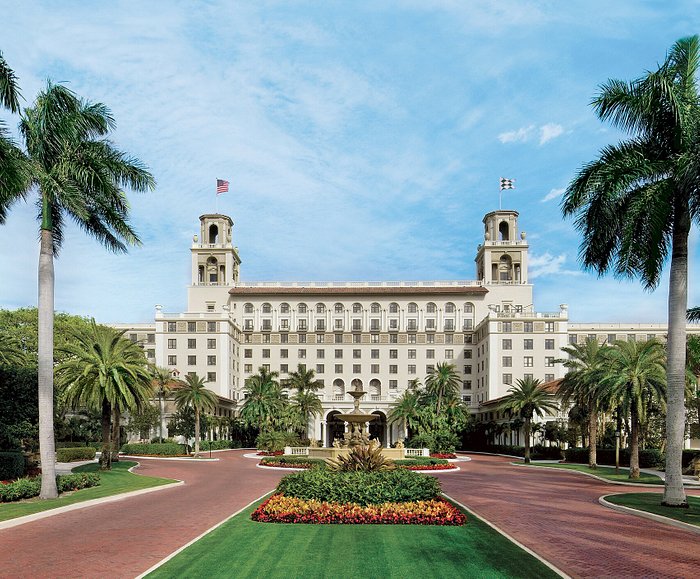 We are excited to join Dr. Michael Pikos at the Southern Academy of Periodontology - 2024 Annual Meeting this June 20-23,2024. The meeting is being held at the prestigious Breakers Hotel, Palm Beach. Learn about single tooth to full arch reconstruction. bit.ly/4aStiIB