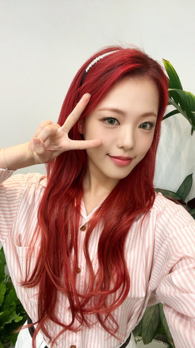 offclLapillus's tweet photo. #SHOWITOFF

잠시 후 오후 9시, <Radio'n Us> 에 라필루스 유에가 출연합니다.

#Lapillus #라필루스 #Yue #유에 https://t.co/x0zcpNCFRN