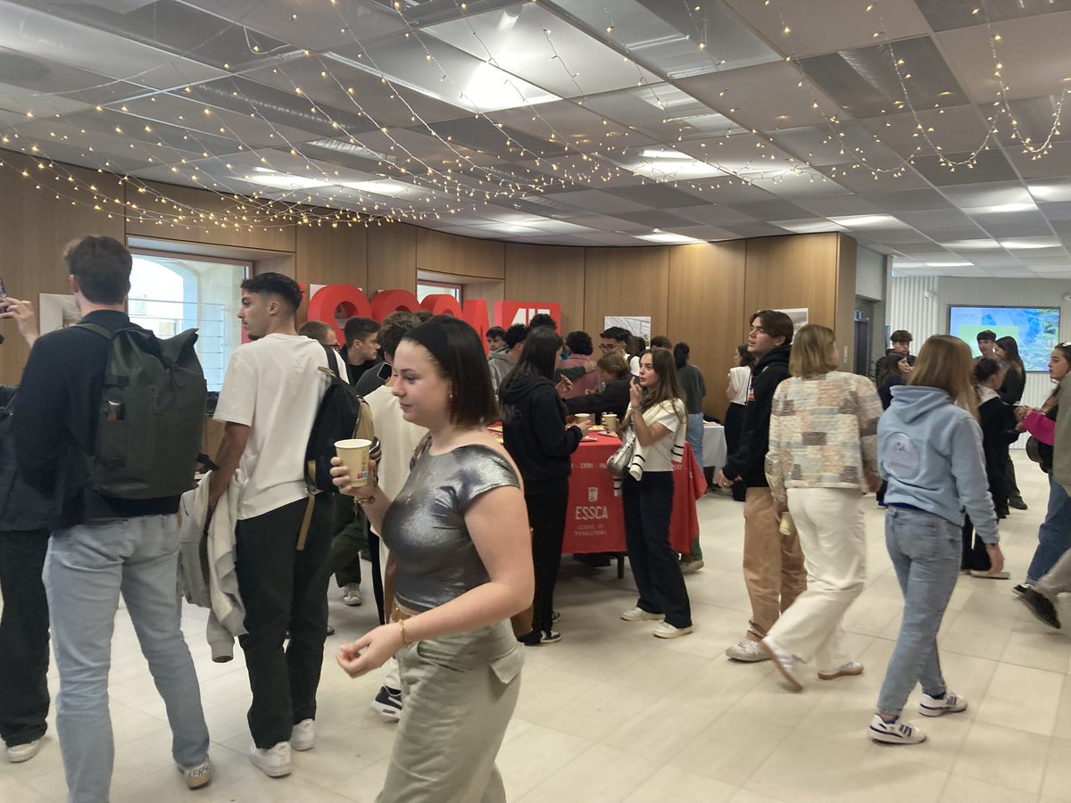 ESSCA Campus de Bordeaux (@esscabordeaux) on Twitter photo Belle soirée consacrée au #sport et au #sponsoring à l'<a href="/EsscaBordeaux/">ESSCA Campus de Bordeaux</a> pour nos #étudiants !
Ils ont eu l'opportunité d'échanger avec des responsables de <a href="/UBBrugby/">Union Bordeaux Bègles</a>🏉et de son partenaire <a href="/KappaFrance/">Kappa 🇫🇷</a> : développement des activités, trajectoires métiers🚀 Belle soirée consacrée au #sport et au #sponsoring à l'<a href="/EsscaBordeaux/">ESSCA Campus de Bordeaux</a> pour nos #étudiants !
Ils ont eu l'opportunité d'échanger avec des responsables de <a href="/UBBrugby/">Union Bordeaux Bègles</a>🏉et de son partenaire <a href="/KappaFrance/">Kappa 🇫🇷</a> : développement des activités, trajectoires métiers🚀
