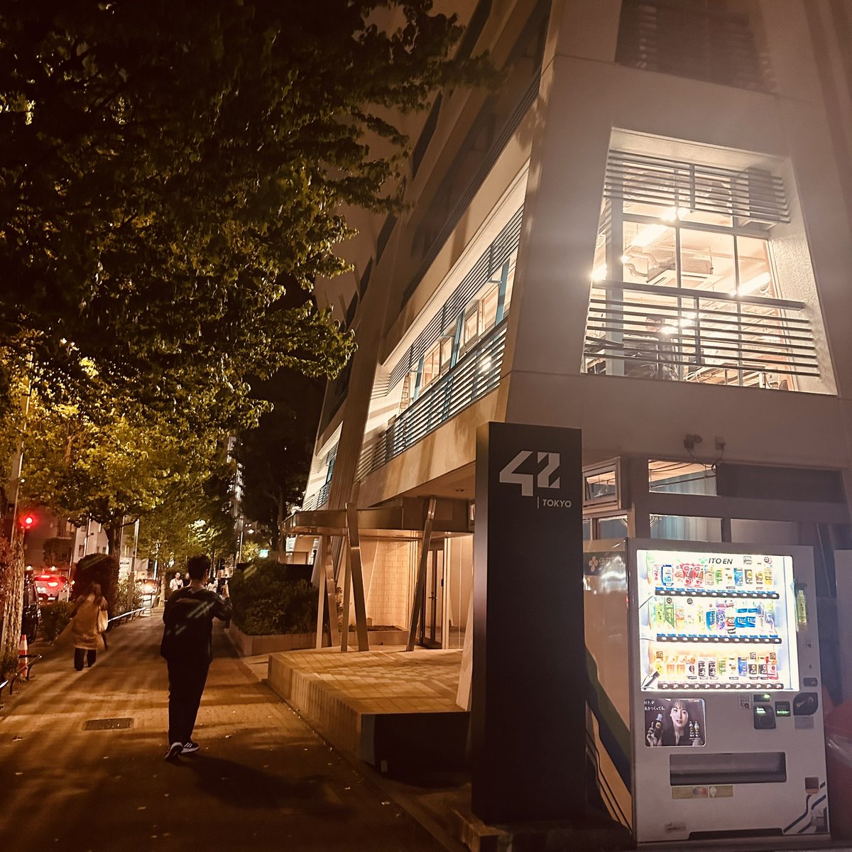 PonuzoR's tweet photo. 本日初日の講義無事受講終了しました
アンリアルエンジン楽しいなあ
まだまだ わからない事だらけだけど
ディスコードの使い方もズームの使い方もアワアワしながらだったけど
なんとかなったからヨシw
#XTechBridge
#42Tokyo
#UnrealEngine5 https://t.co/gs0Bk1bXDy