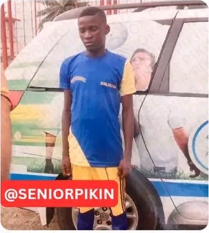 kukusauce's tweet photo. Everybody dey congratulate Boni nobody know the problem wey boni the face.
Boniface 🤪🤪 https://t.co/sXPZx6Pimc