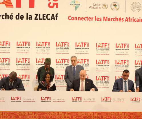 TRADE : ALGERIA SIGNS HOSTING AGREEMENT FOR INTRA-AFRICAN TRADE FAIR 2025 logistafrica.com/en/highlights/… #trade #tradefair #logistafrica #africa #Algeria