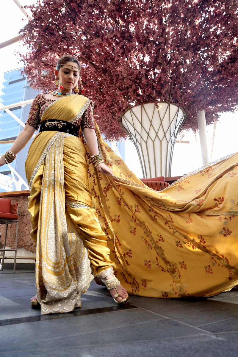 meSonalee's tweet photo. Obsessing over this look ☺️
 #सप्तपदी #7promises of #Marriage 
Showcasing in the रॉयल heritage wedding collection by TASTA 
Called ॥ऐरणी ॥ 
at the @TimesFashionWeek  #pune https://t.co/cDtyMl2d5O