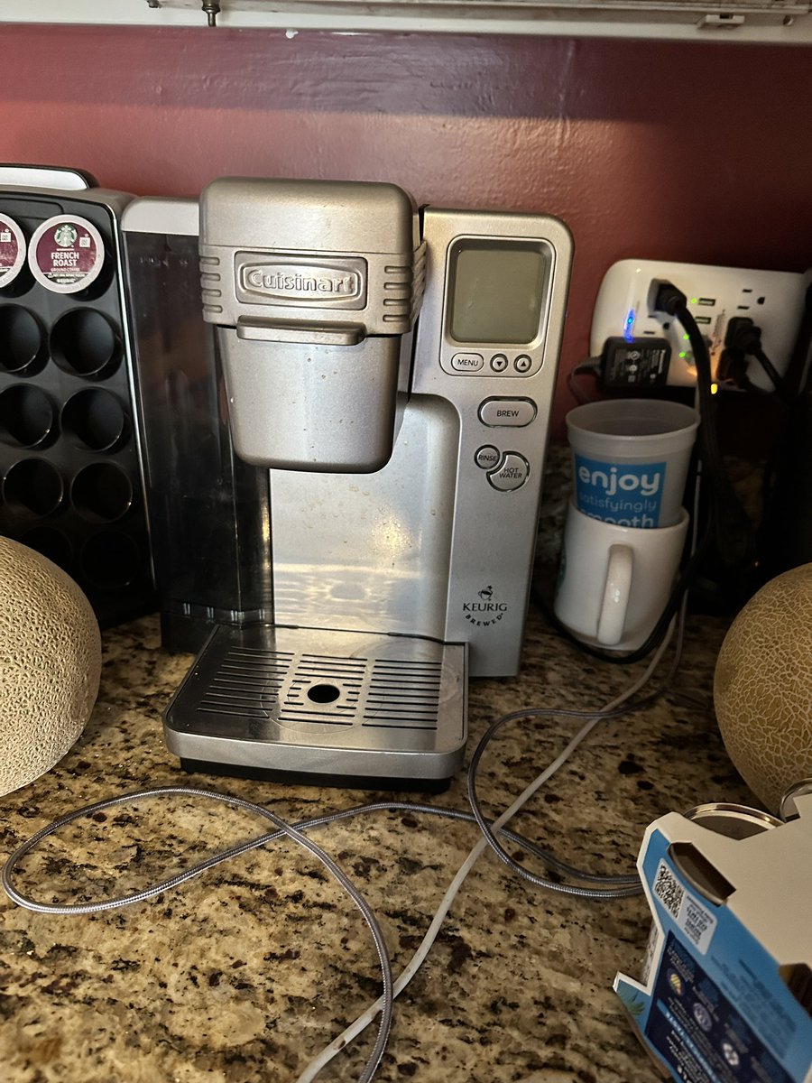 EKaihatsu's tweet image. My @Cuisinart #kcup #coffemaker just shut off by itself and now it won’t turn back on! ☕️🤷🏻‍♂️
@aCuisinartKtchn