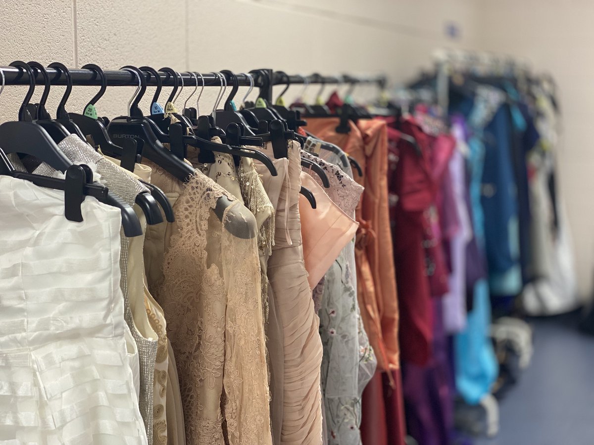 PROM! Dear Yr 11. Are you having trouble finding a dress, has Vinted not got anything for you? Mrs Kent has hung loads of pre-loved (some new) dresses in the corridor next to her office that you can look at (most donated by local dress shops and staff).
The choice is yours...FREE