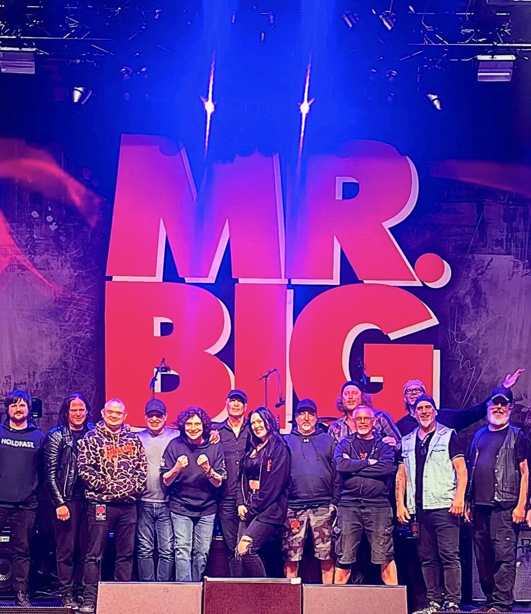 BillyonBass's tweet photo. Mr Big and Jared James Nichols end of tour, band and crew photo. We had a blast!! Much more to come. Thanks to all!!!✌️👍🤘 https://t.co/P5SBHovP1k