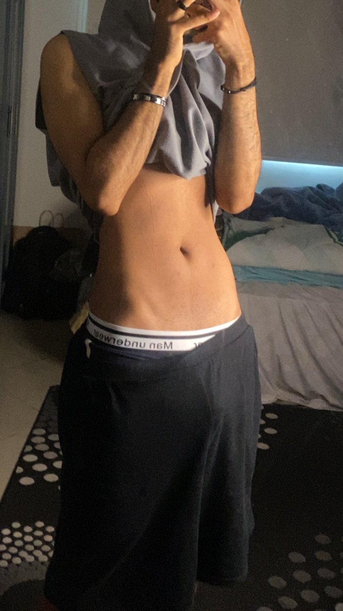 ayef_9's tweet photo. تنصحوني أخش Gym ☹️
? https://t.co/yJFQiMk8uB