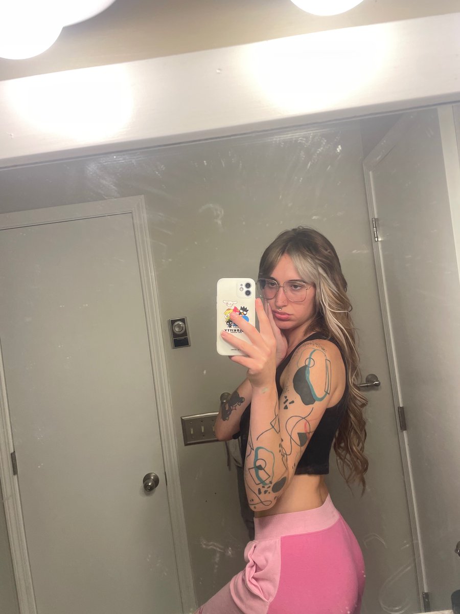 greenbeanslut's tweet photo. hair https://t.co/VvSsbv3X5u