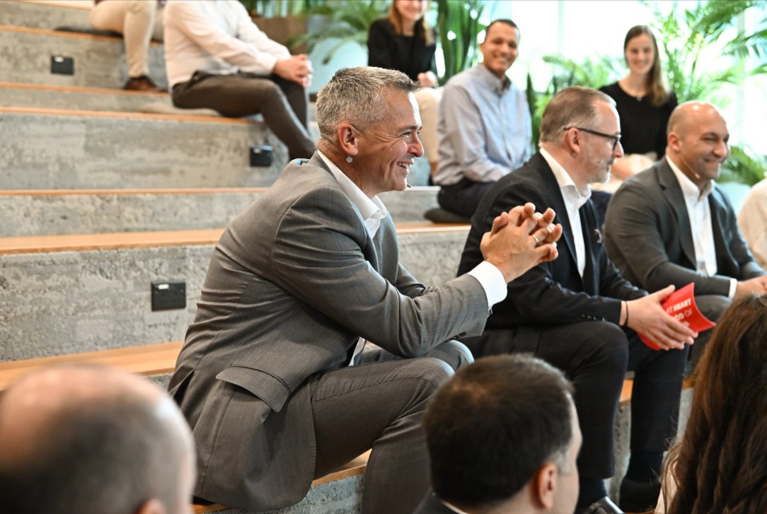 Last month, our CEO Carsten Knobel journeyed to our Dubai office ☀️! 
The collaborative regional #ConnectSession sparked a dynamic two-way dialogue with the teams in Dubai 🌐 ✨