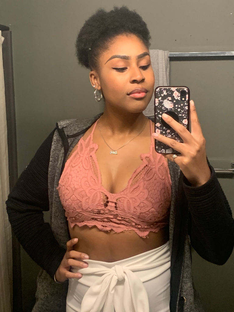 ThisIsLexC's tweet photo. Find something to smile about in each day! I did say I would be taking more bathroom selfies ๐!
#LexC #LexCATL #singer #songwriter #artist #pretty #smile #selfie #BathroomSelfie #MirrorSelfie #natural #NaturalHair #baddie #fro #afropuff #FindAReason #GetHappy #LittleMoments https://t.co/ynhTmlDR58
