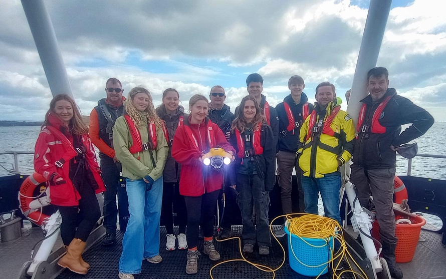 Great ROV session with the Marine Biology and Oceanography students this morning, surveying pollack, wrasse and lobster populations amongst new spring growth of infralittoral #kelp forests off Plymouth <a href="/RVFalconSpirit/">RV Falcon Spirit</a> <a href="/PlymUni/">University of Plymouth</a>
