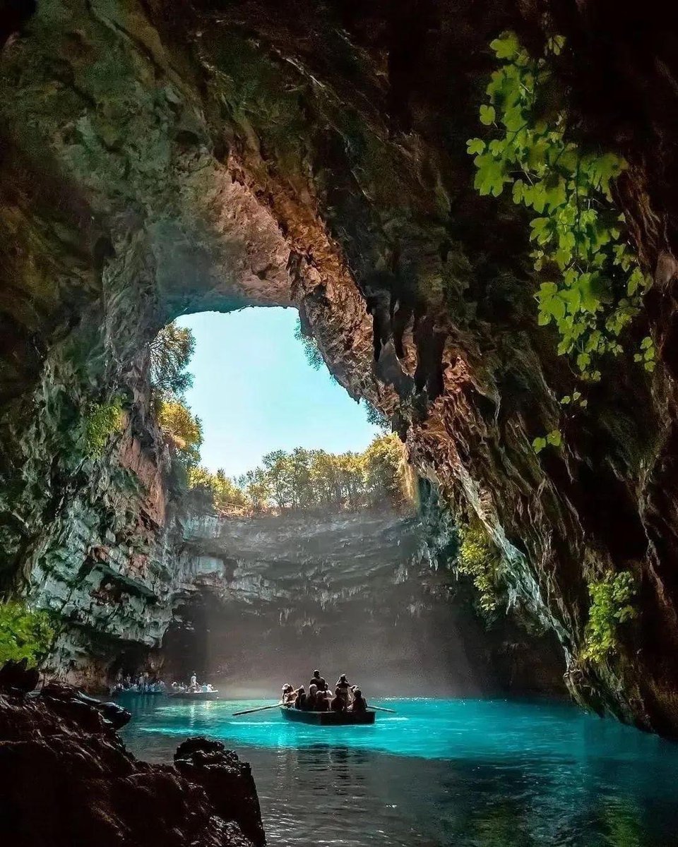 🏝️🌊 Calling all travel enthusiasts! 😍✈️ Experience the mesmerizing beauty of Kefalonia Ionian island! 🏖️🇬🇷 Prepare to be enchanted by stunning beaches, crystal clear waters, and breathtaking landscapes. 🌅🥰 #KefaloniaIsland #GreekParadise #TravelGoals 📸🎉