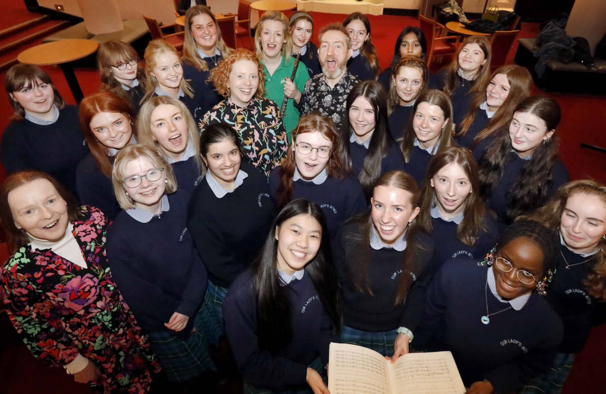 A busy day for us yesterday at @NCH_Music as @Jessie_Grimes presented a step-by-step guide to Tchaikovsky's Romeo and Juliet under the baton of David Brophy. Pictured here with students of Our Lady's Bower Athlone and our associate principal flute Ríona Ó Duinnín. 📸 Mark Stedman