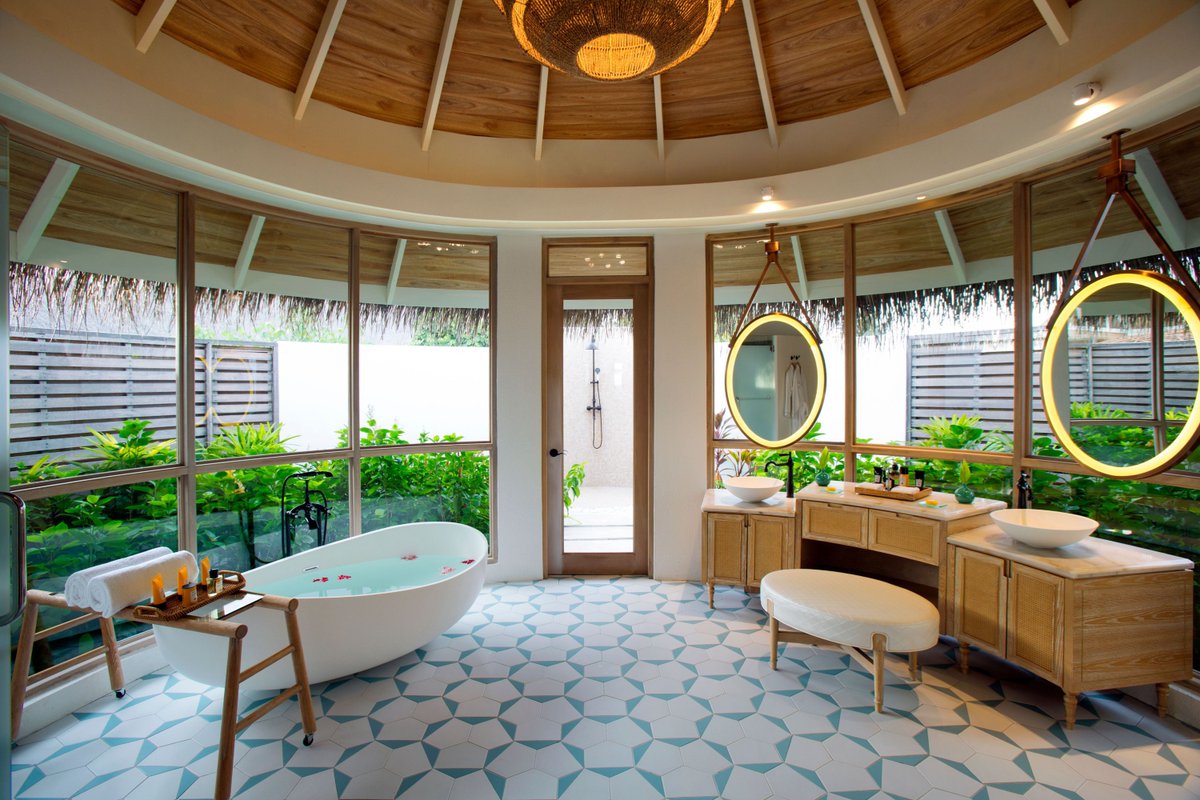 Discover the traditional culture along with the contemporary style in your villas, crafted from natural materials and inspired by Maldivian aesthetics. Reinvented luxury is rooted in authenticity.