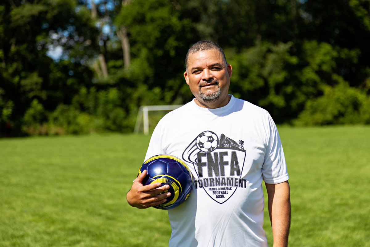 My name is Gerardo, I come from Guanajuato, Mexico. I have worked 14 years on the same farm here in Canada. At home we work for a farmer too, we grow corn, sweet potatoes and peanuts. READ MORE OF GERARDO'S STORY: ow.ly/y0GN50Ref9w