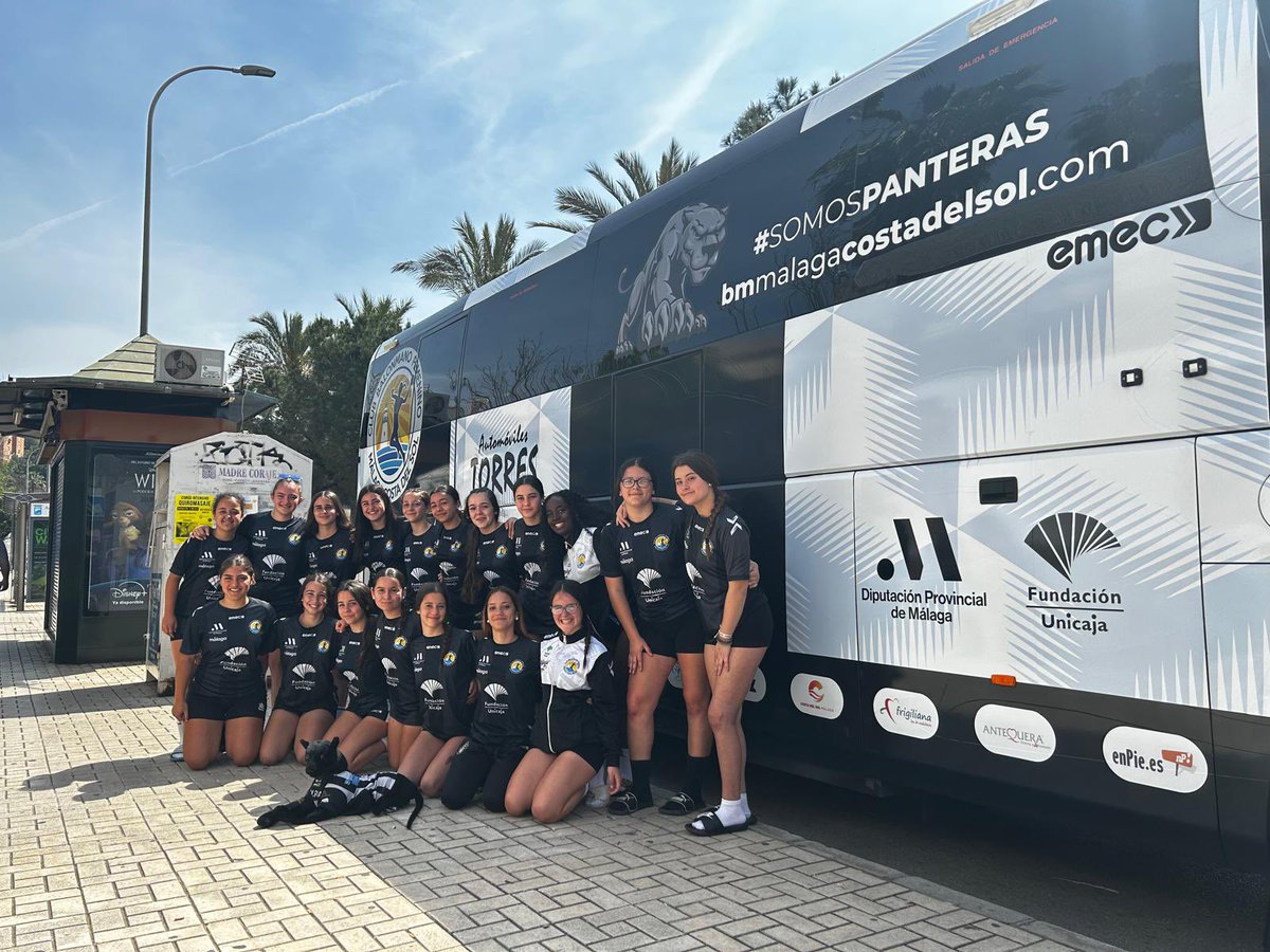 🔥 HOY RUGIMOS 🔥 🆚 CBM Lepe ⏱️ 18:30 horas 🏟️ Pabellón Villa de Frigiliana 🏆 Jornada 1 Cadeba #InfantilFem @FundUnicaja ⚫⚪ #SomosPanteras