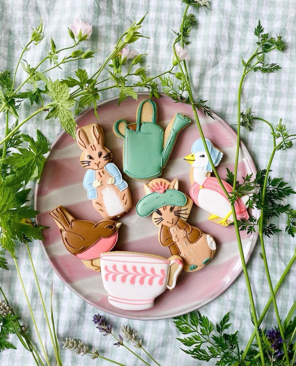 Step into spring with our Beatrix Potter biscuits...too cute to eat! Credit: selinalake Shop here: buff.ly/2FLJFN9