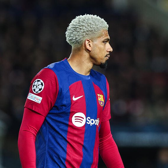 Betclic's tweet photo. On veut savoir... Qui a fait la pire perf en LDC ? https://t.co/R8sbMYHH88