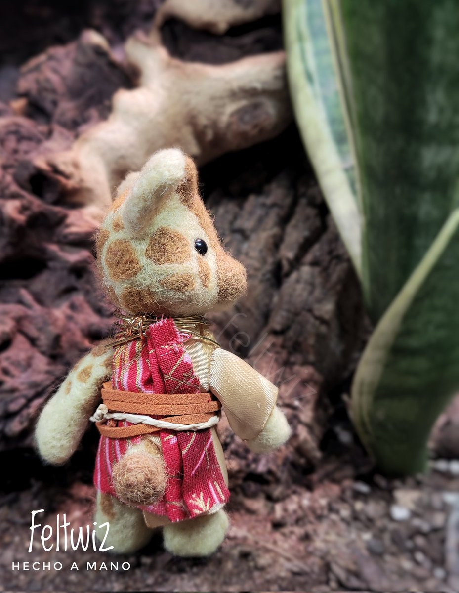 ApolaPets's tweet photo. Live has been rough these days, but at least I've made some cute needle felted dolls.
She is inspired by calico critters/ sylvanian families. https://t.co/Kif7hgIXKt