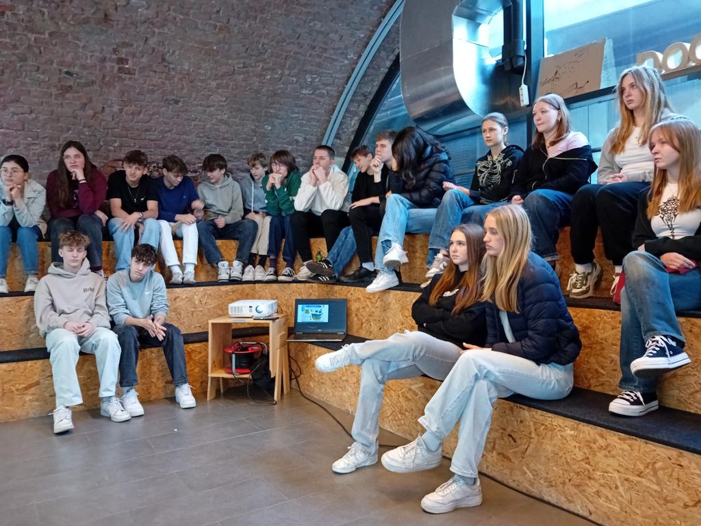 Dr. Phil Smith (@tsnphil) on Twitter photo Another first <a href="/EuroGeosciences/">European Geosciences Union</a> #EGU2024 working with kinderburo uni (children's University) students in #Wien worked with #oceanscientists from <a href="/unimib/">Università degli Studi di Milano-Bicocca</a> BIG thank you for this immersive experience <a href="/Luca10in2010/">Dr. Luca Fallati</a> <a href="/AndyVarzi/">Andrea Giulia Varzi</a> <a href="/AKMAproject/">AKMA</a> & Allesandra Savini #outreach Another first <a href="/EuroGeosciences/">European Geosciences Union</a> #EGU2024 working with kinderburo uni (children's University) students in #Wien worked with #oceanscientists from <a href="/unimib/">Università degli Studi di Milano-Bicocca</a> BIG thank you for this immersive experience <a href="/Luca10in2010/">Dr. Luca Fallati</a> <a href="/AndyVarzi/">Andrea Giulia Varzi</a> <a href="/AKMAproject/">AKMA</a> & Allesandra Savini #outreach