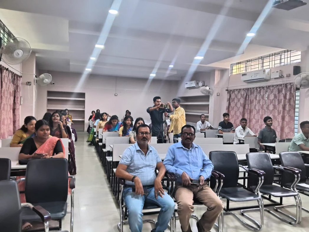 Daring_Org's tweet photo. Daring Organisation had successfully jointly organised 134th Ambedkar Jayanti with P.B. College, Gauripur at the Digital Room of the college on 14th April, 2024 in the occasion of Birth anniversary of Baba Sahab B.R. Ambedkar (The Architect of Indian Constitution).
#socialwork https://t.co/QLTS8D6NYM