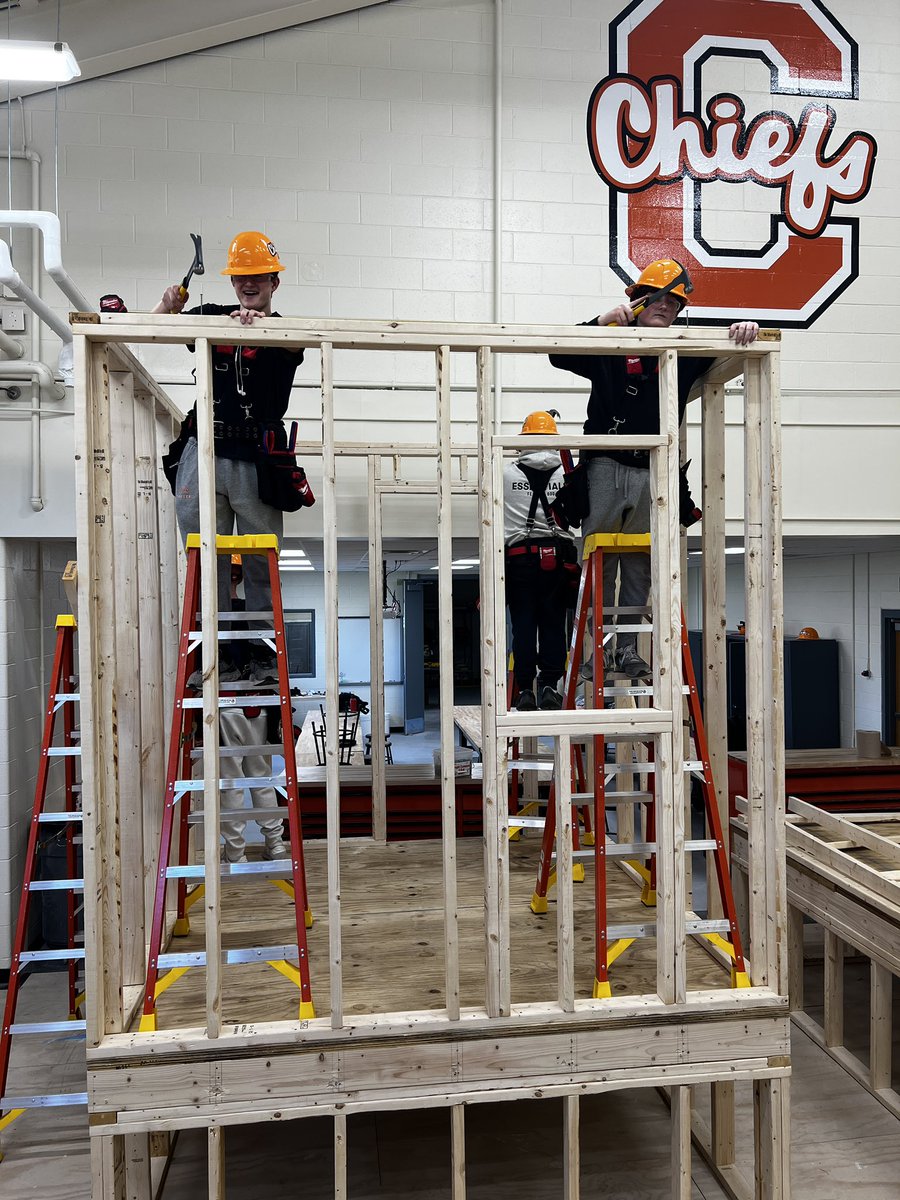 chs_technology's tweet photo. LRHSD Construction 🛠️first year students putting their learning into practice by framing the crawl spaces for their bathrooms. Subfloors installed. Walls are up! Looking forward to running the plumbing and electrical. https://t.co/97w514yOWl
