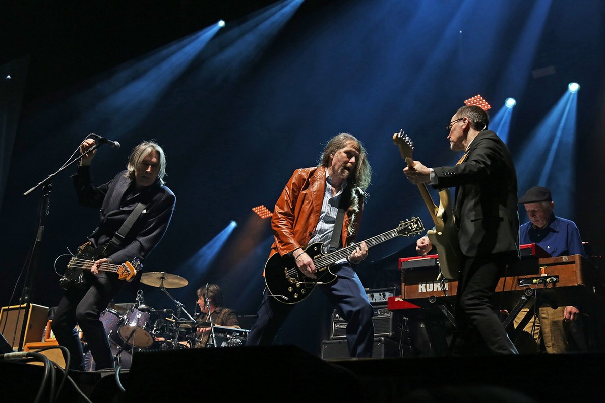 DelAmitri's tweet photo. Shots from last month’s show supporting @simplemindscom at @OVOHydro in Glasgow. The tour hits Paris tomorrow night (18th). Who’s arriving early to catch Del Amitri? 

📸 - Cristina Gallego https://t.co/a22adcouaX