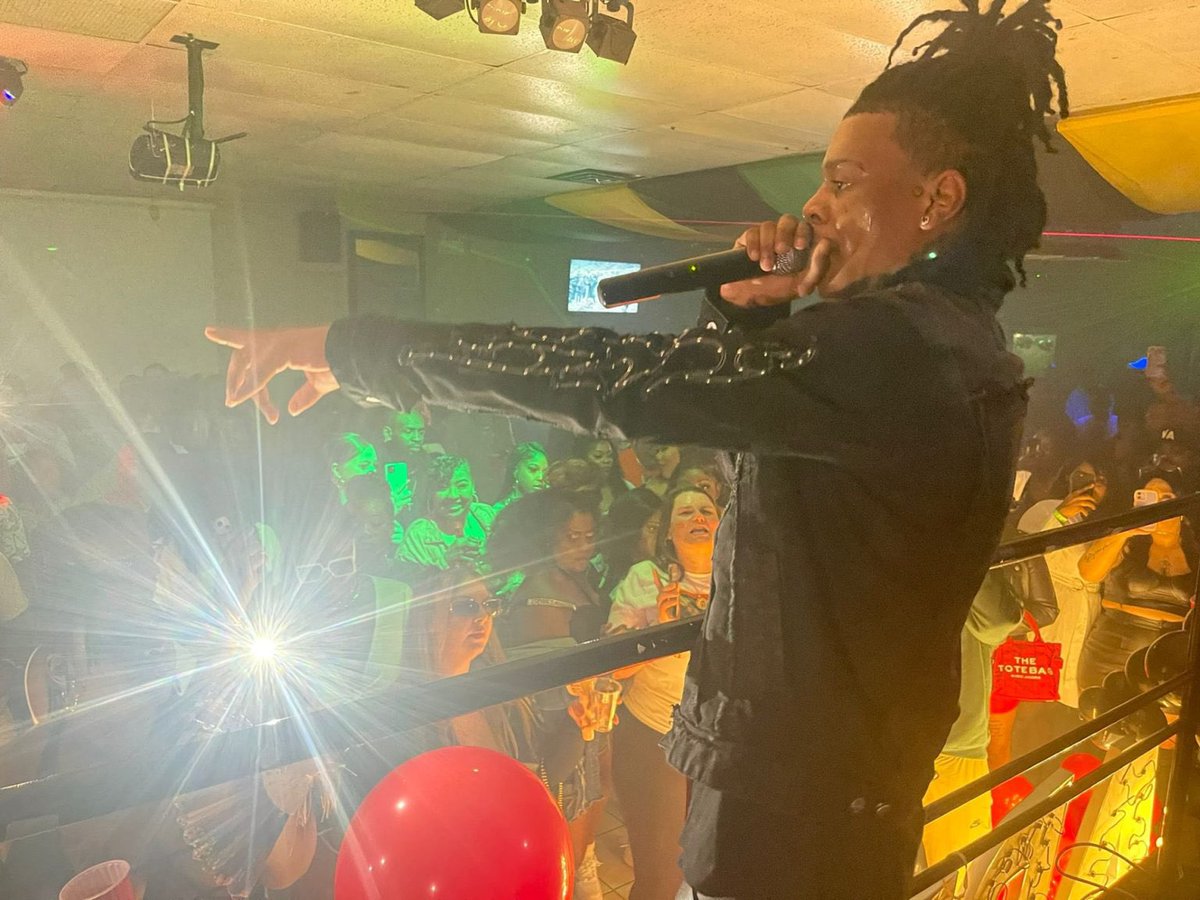 🇨🇦 Rising Dancehall star Pablo YG impressed Canadian fans with his sold-out Rich and Richer tour. 🔥 Songs “Rich and Richer,” “Radar,” “Bad Slave,” and “Louis V” had crowds singing with the artist word for word!