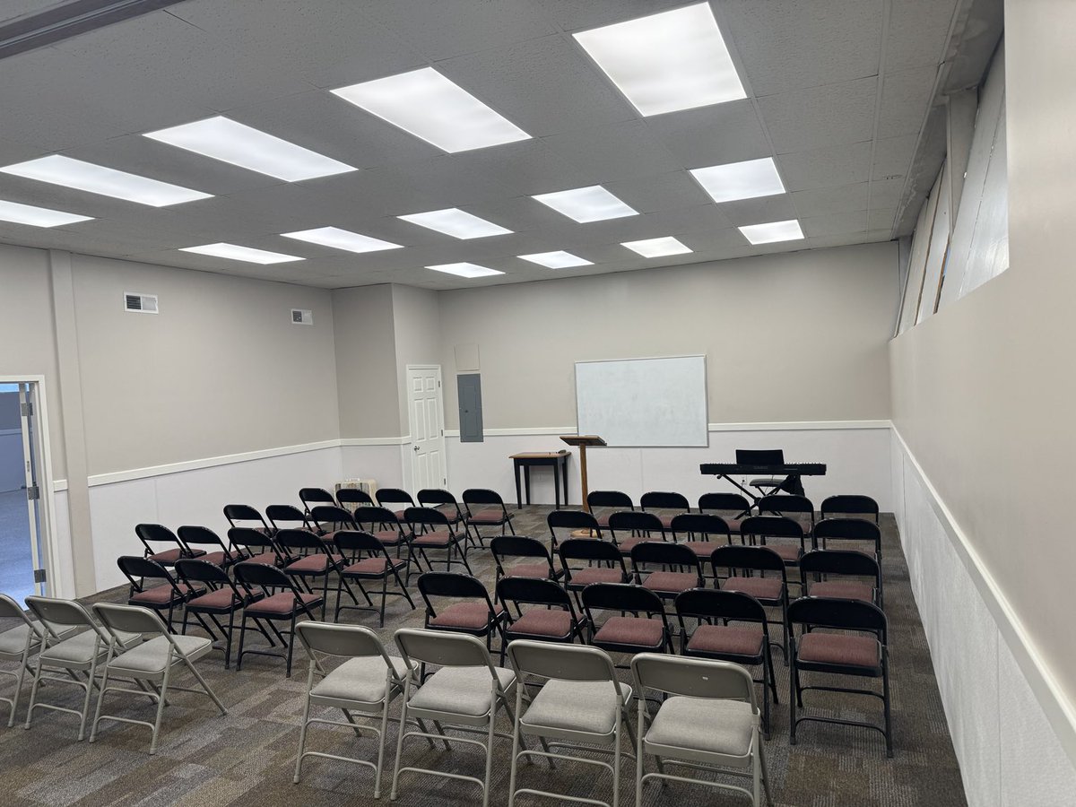 Ed_Russ's tweet photo. Good morning! 

We are getting started early today “Just Doing My Job” and with the help of Chuck and Carol Reynolds, we just finished putting down new carpet in our Crossroads Bible Class room. 

My thought for today is this. . . https://t.co/D9ixwlRW2v