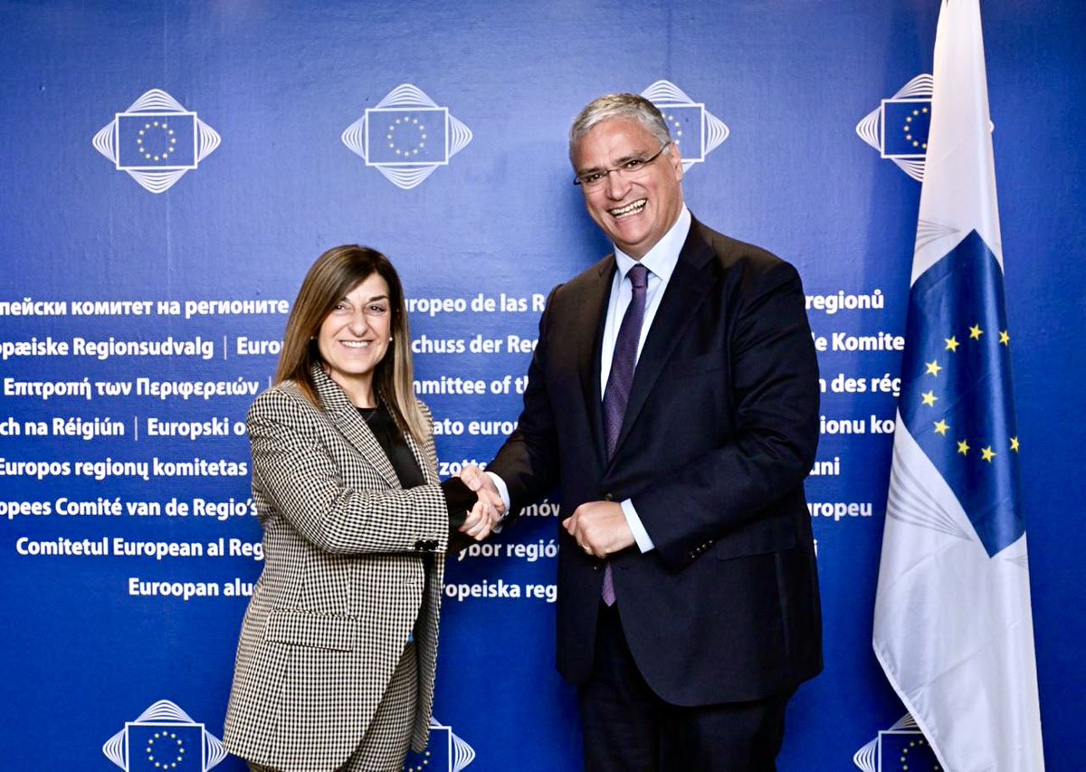 Encantado de conocer a la Presidenta @mjburuaga y de recibir los resultados del diálogo local de la juventud!

Glad to count on your support to make the voice of regions and cities heard to defend the future of cohesion policy.

#CohesionAlliance