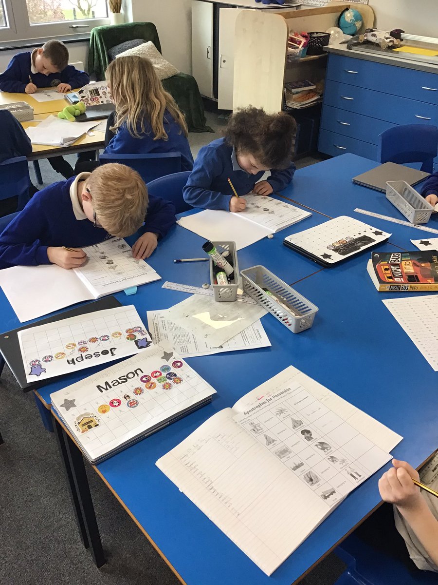 HilderthorpeSch's tweet photo. 4JW have been working really hard trying to learn about possessive apostrophes in English today #hildeng #hildyear4 https://t.co/hnu6y0HDIj