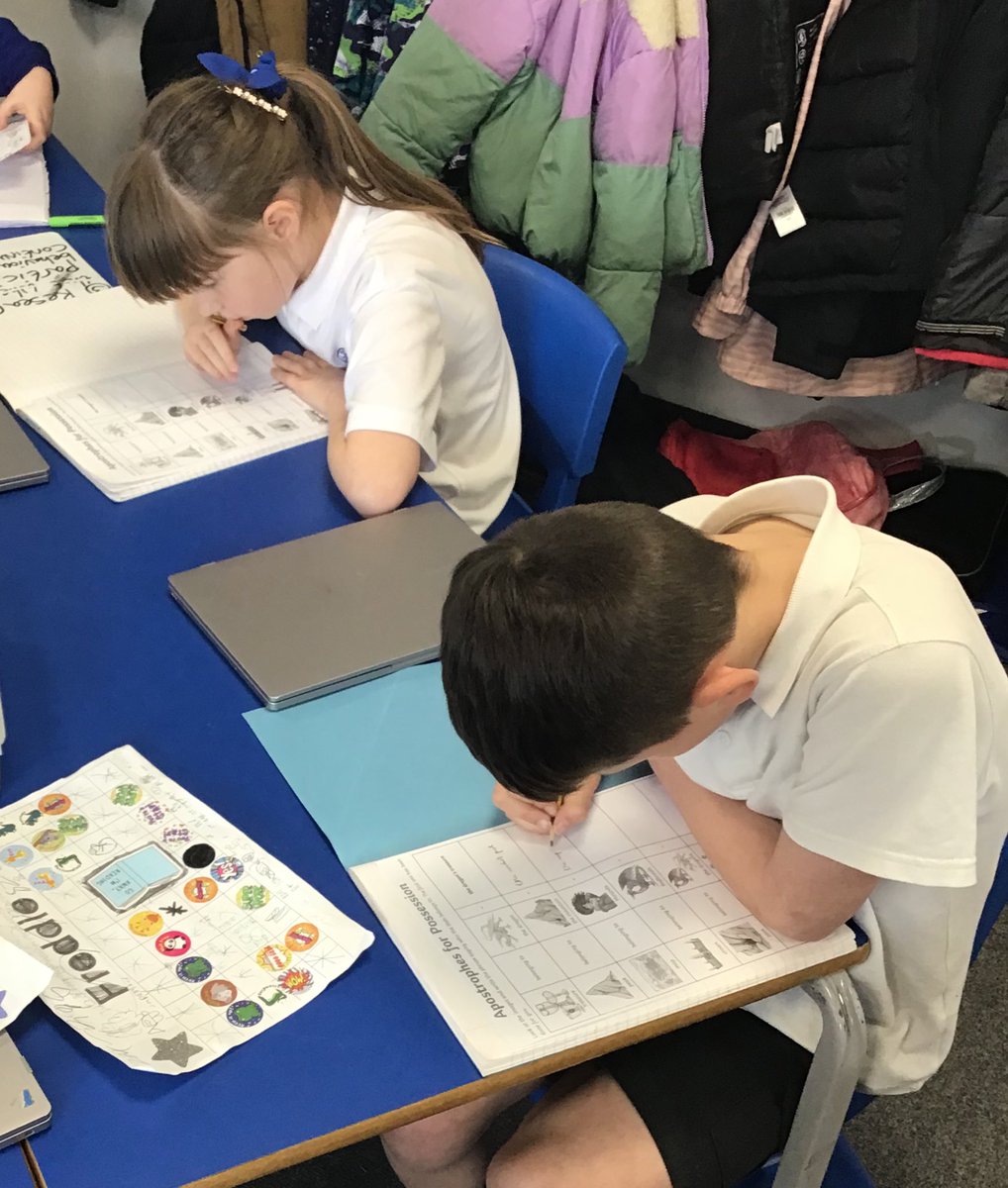 HilderthorpeSch's tweet photo. 4JW have been working really hard trying to learn about possessive apostrophes in English today #hildeng #hildyear4 https://t.co/hnu6y0HDIj