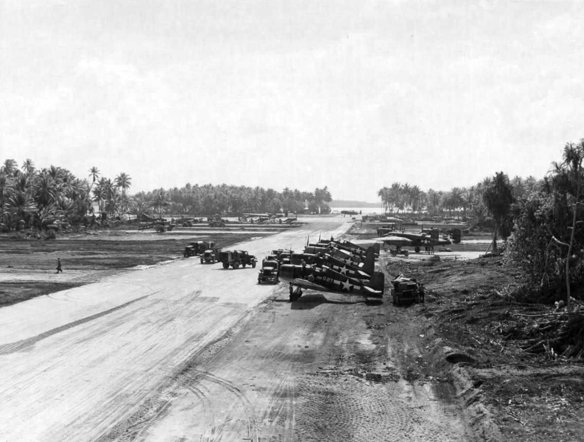 Grumman F6F Hellcats lined up on the airstrip at Mullinnix Airfield, Tarawa, Gilbert Islands,
7 January 1944. US Archives pic.

#usnavy #usmc #usarmy #usaf #usveterans #wwii #pacificwar #museum #EspirituSanto #vanuatu #southpacificwwiimuseum
