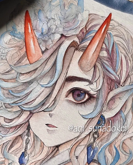 水彩絵完成したから見てほしい〜額縁代わりに綺麗な布で包んだシックな色味の綺麗な作品になりました全体の雰囲気も好みだし、眉毛を一本一本描いてふさふさに出来たので満足 