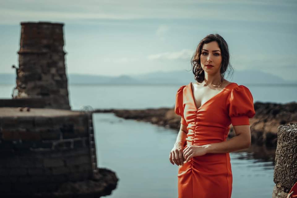 Excited to be taking Scotland to London with 'Glenshee', inspired by the iconic glen, to <a href="/KingsPlace/">Kings Place</a>
London on 9th May, as part of #ScotlandUnwrapped   
Chloe Matharu will open with an intriguing insight into a new tradition of maritime folk music.🌊

kingsplace.co.uk/whats-on/folk/…