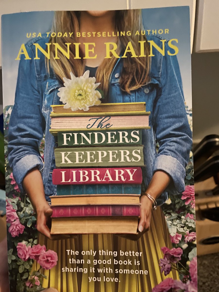 If anyone asks why I’m not getting anything done I hope ⁦@AnnieRainsBooks⁩ doesn’t mind me blaming her!