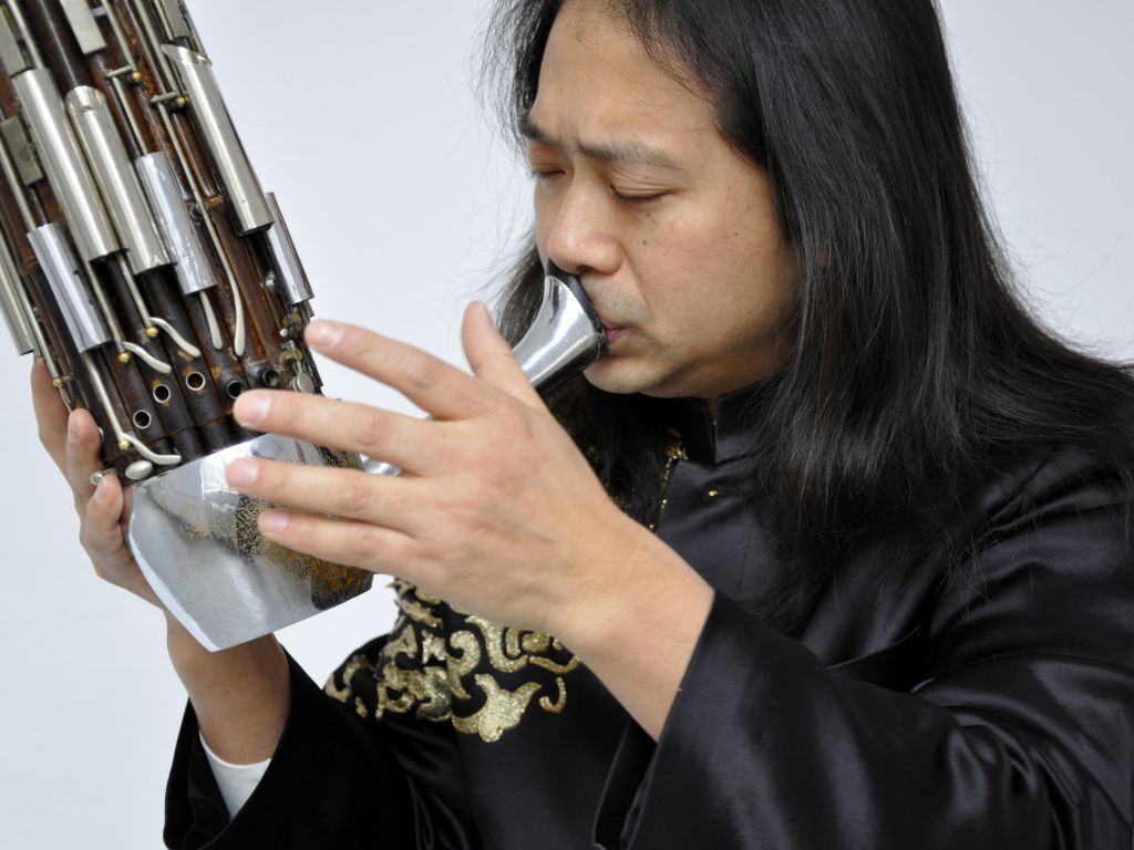 #MúsicaClásica |🎼Luís Miguel Crespo e as claves do programa "A cor da memoria" da <a href="/rfgalicia/">Real Filharmonía de Galicia</a>, dirixida por Baldur Brönnimann e Wu Wei ao sheng

🔴Ecos vermellos
💛A cor amarela para sheng e orquestra
🐦🔥O paxaro de lume, suite (versión 1945)

📲agalegaaudio.gal/videos/detail/…