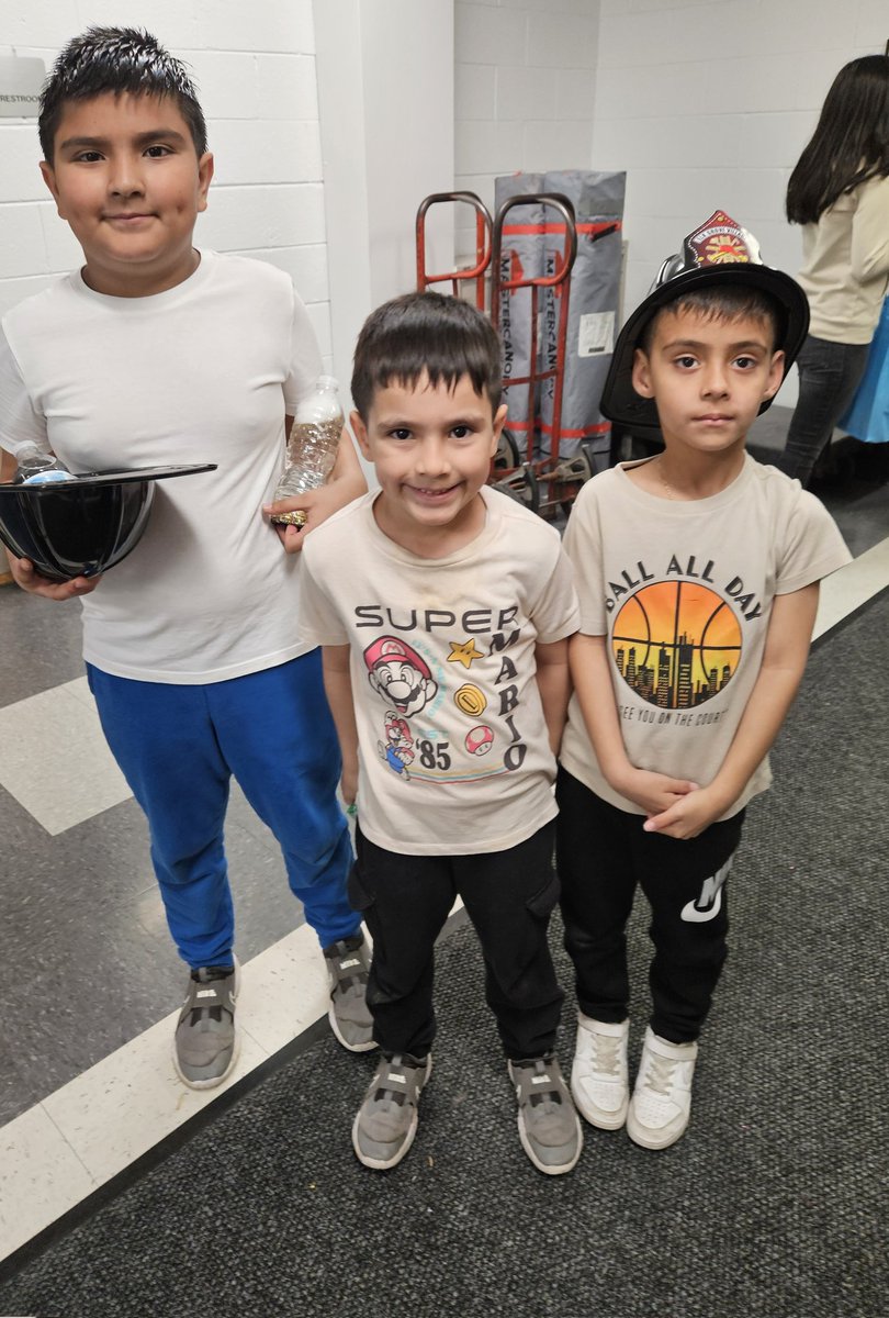 arllette16's tweet photo. Great teamwork &amp; a supportive community make for a successful @CCSD59 Family SEL Night. #studentengagement https://t.co/tpiIeypjLR
