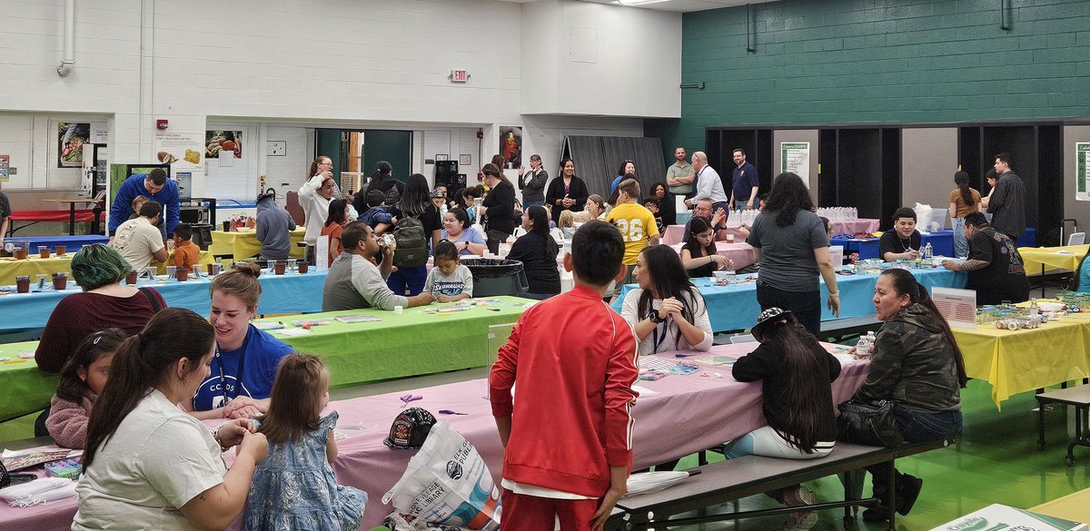 arllette16's tweet photo. Great teamwork &amp; a supportive community make for a successful @CCSD59 Family SEL Night. #studentengagement https://t.co/tpiIeypjLR