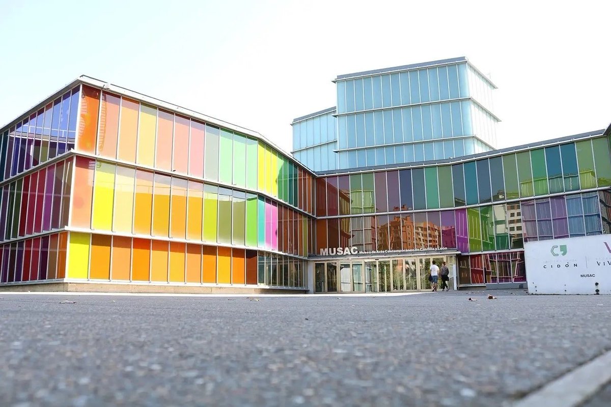 🖼️Este mes de abril el <a href="/musacmuseo/">MUSAC</a> nos trae una programación repleta de novedades.

más info ⬇️
laguiago.com/leon/programac…