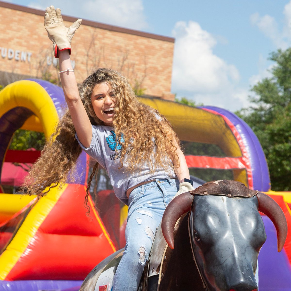 ☀️It's time for SPRING FLING! Join us today from 10 a.m. to 2 p.m. on the plaza in front of the Performing Arts Center. Support student organizations, play some games and have a great time! #YourCommunitysCollege