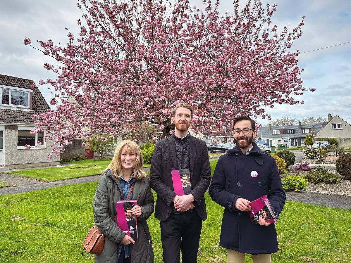 Crisp Spring morning in Musselburgh campaigning for @ChrisMurray2010 many voters switching from the SNP and putting their trust in Chris to deliver for our area.