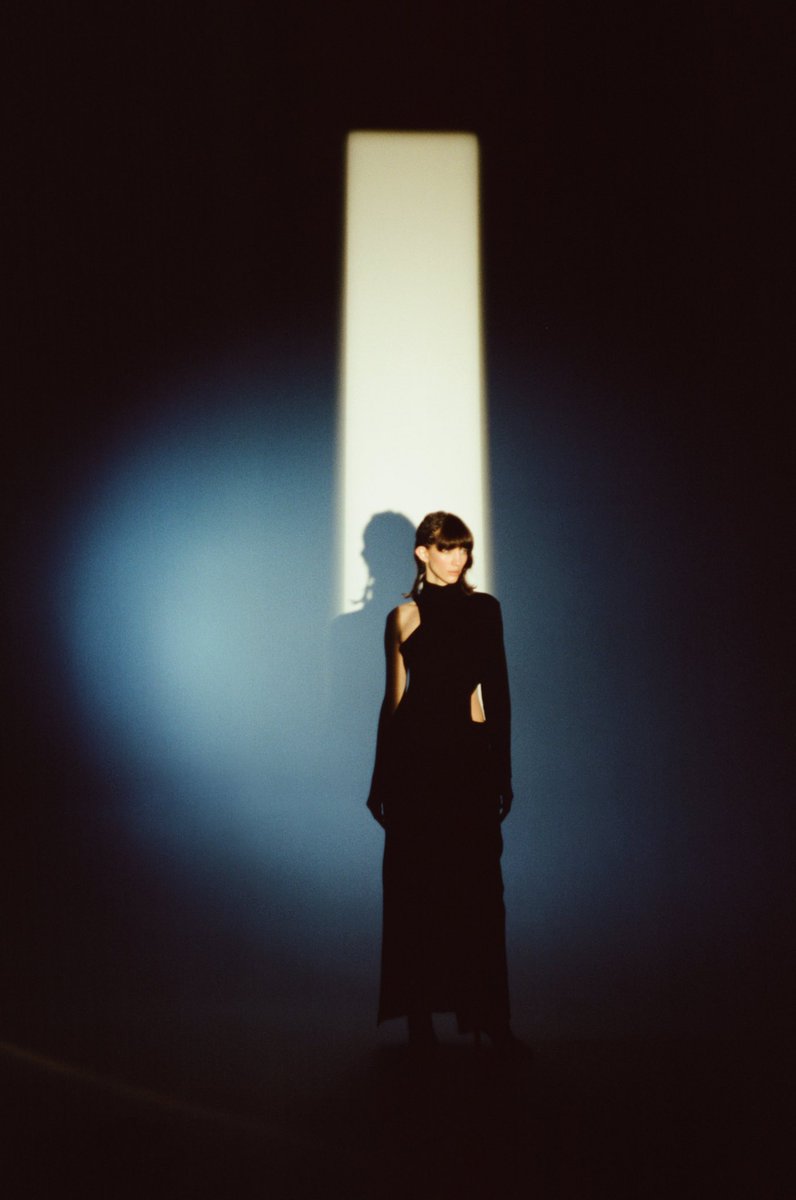 elizavetafilc's tweet photo. My fashion editorial 📸
#filmcamera #filmphotography #fashionphotographer #artcollectors #artcommunity #fashiondesigner #contentforbrands #fashionstyle #creativelight #NFTCommunity #fashionbrand https://t.co/B2zzI90Lxd